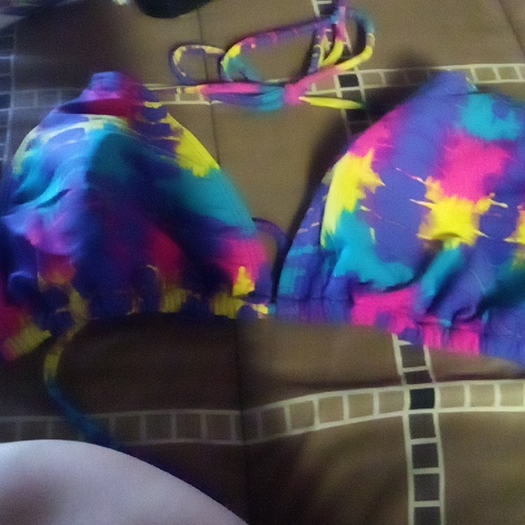 Bathing suit bottoms are medium top is large brand is op - Picture 3 of 3